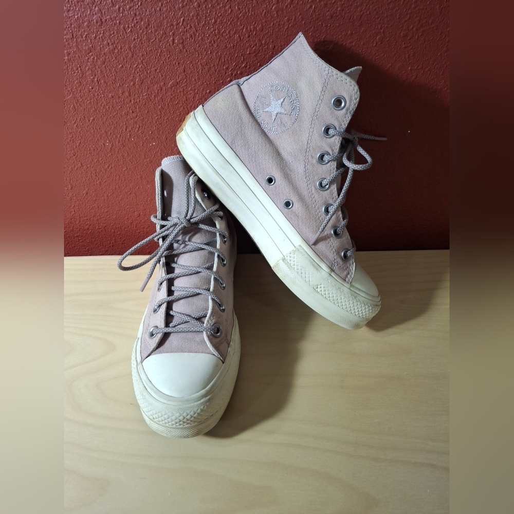 Converse Chuck Taylor All Star Platform High Top Embroidered Logo Womens Size 7